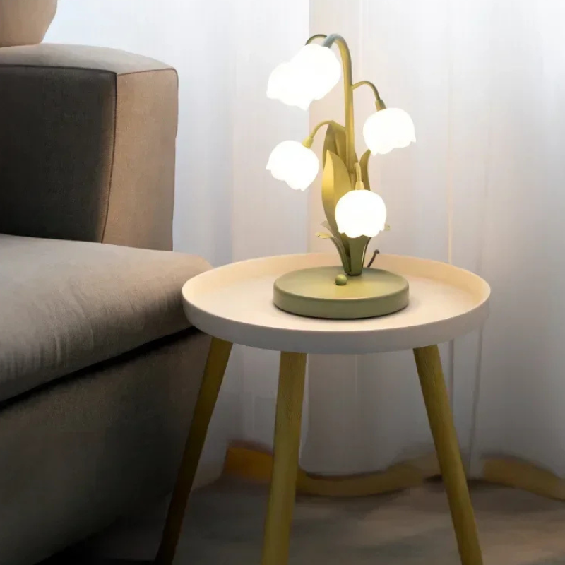Suzuran Bloementafellamp – Sfeervolle Tafellamp met Kunstbloemontwerp