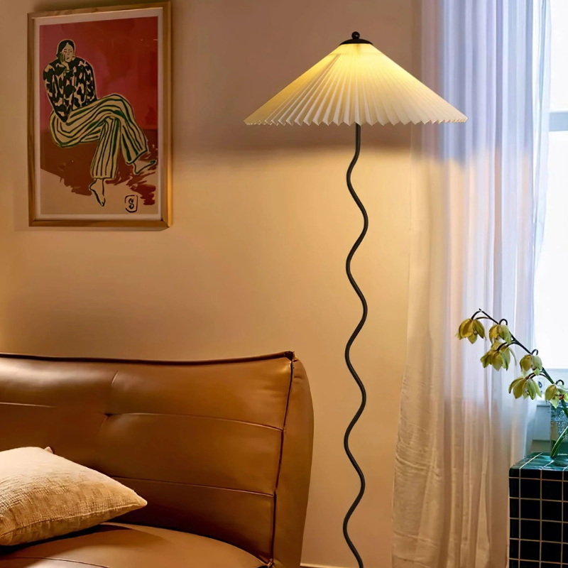 Sculpturale Squiggle Vloerlamp met Geplisseerde Kap