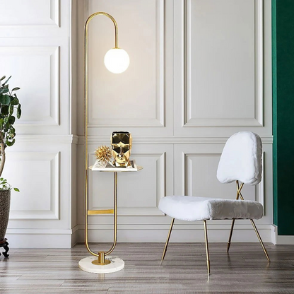 Scandinavische Vloerlamp met Ronde Tafel