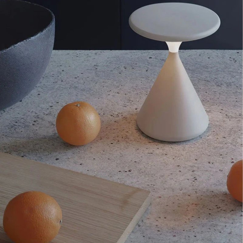 Luxe Draadloze Tafellamp met Zandloperdesign
