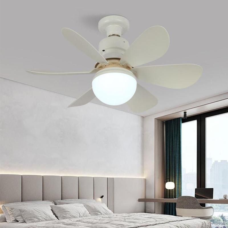 Kleurrijke Moderne Plafondventilator met 6 Bladen en Geïntegreerde LED