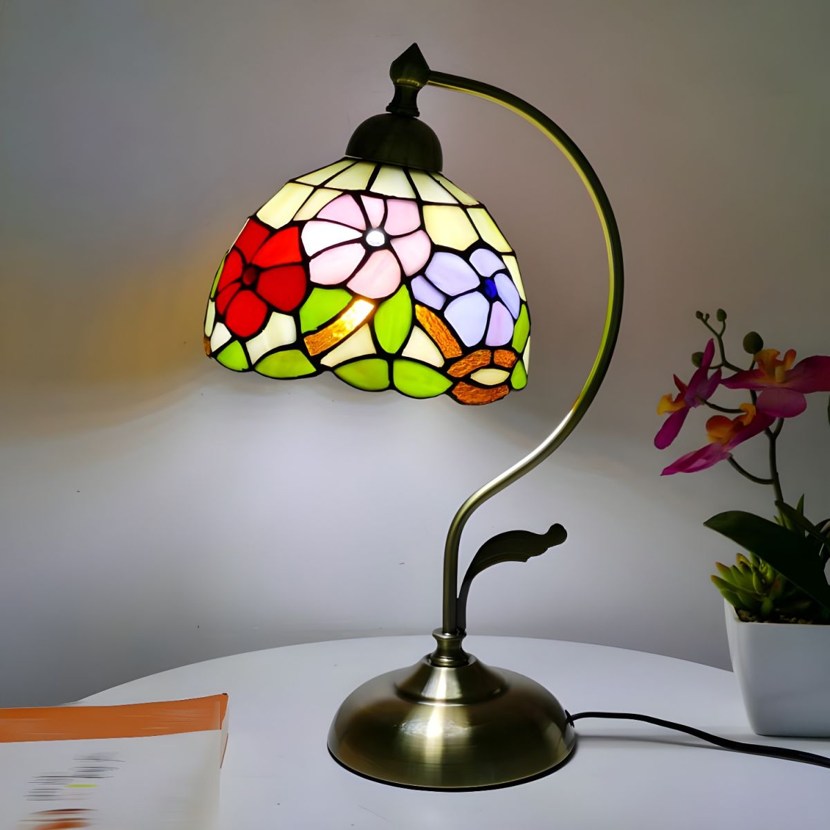 Tiffany Klassieke Glas-in-Lood Design Tafellamp