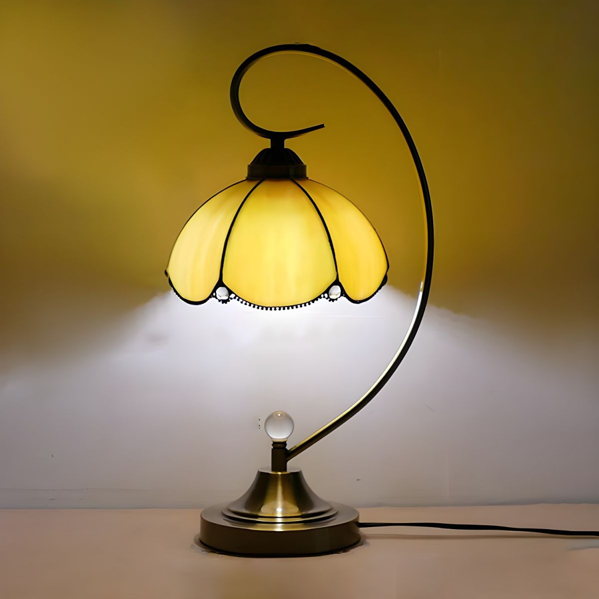 Tiffany Klassieke Glas-in-Lood Design Tafellamp