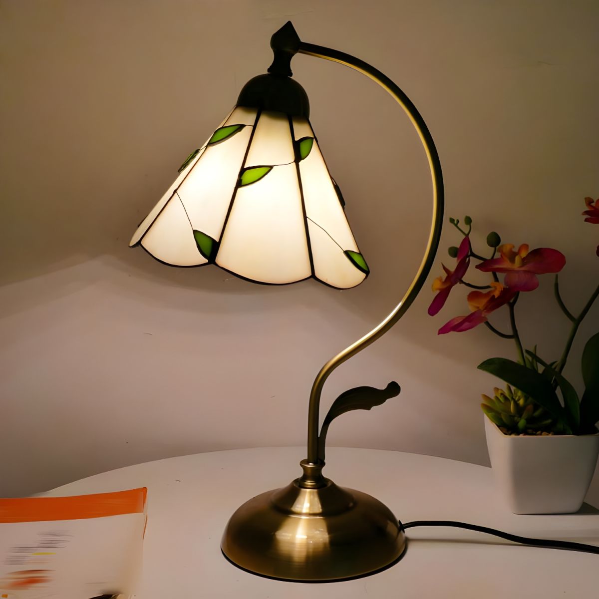 Tiffany Klassieke Glas-in-Lood Design Tafellamp