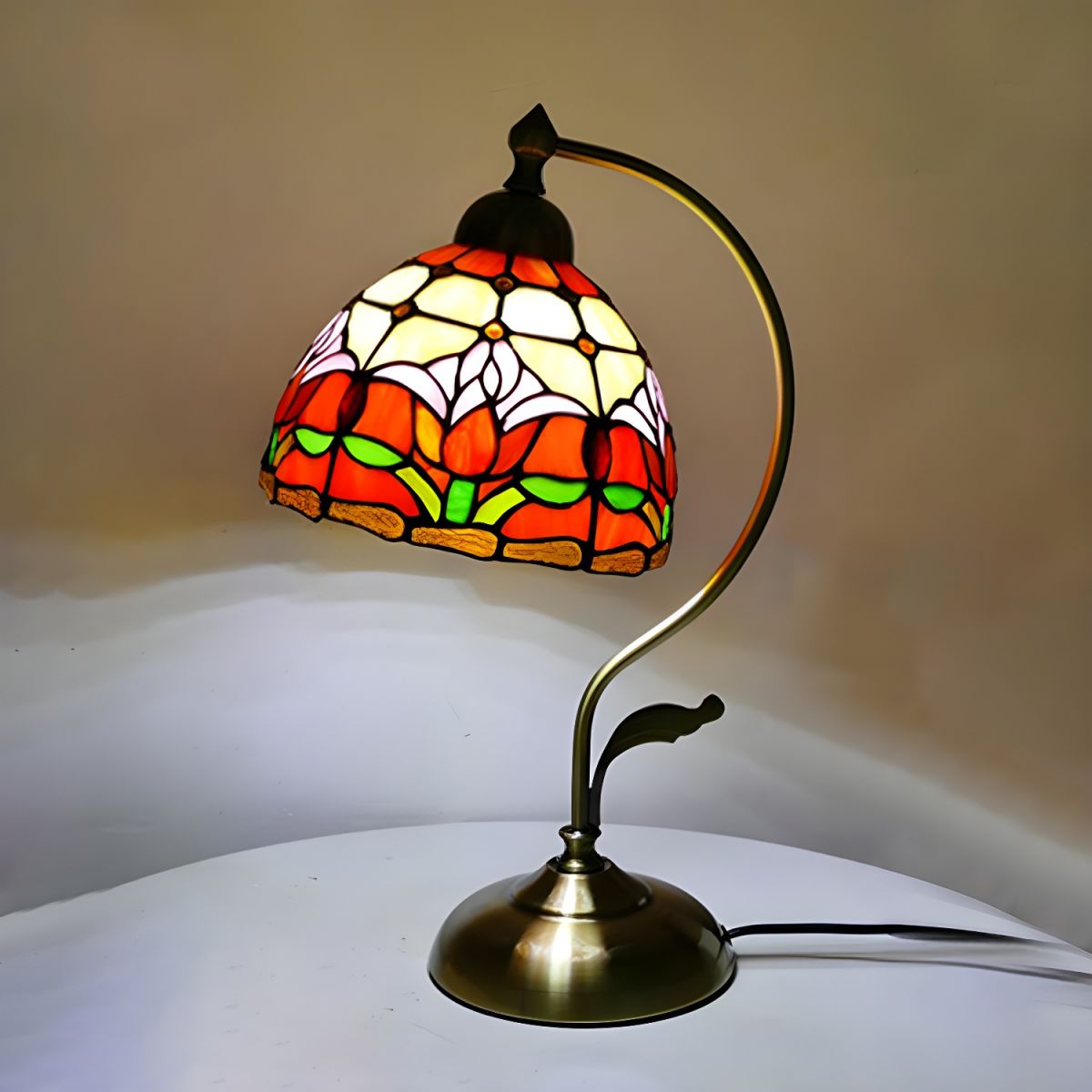 Tiffany Klassieke Glas-in-Lood Design Tafellamp