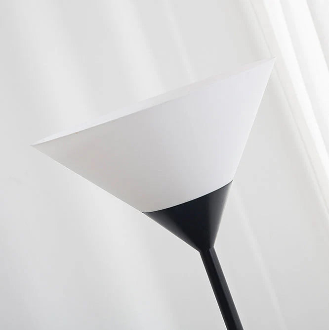 Minimalistische Kegelvormige Staand Vloerlamp