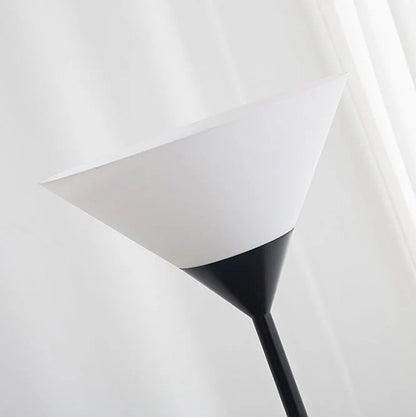Minimalistische Kegelvormige Staand Vloerlamp