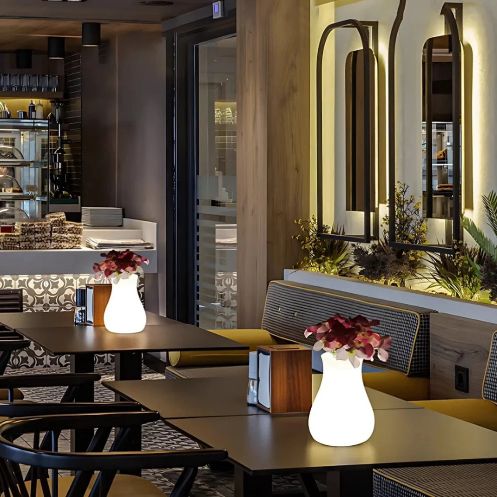 Sfeervolle LED Vaas Verlichting met Bloemaccent