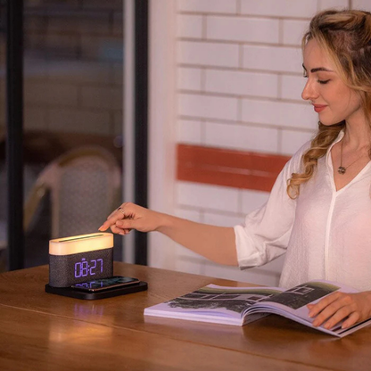 LED Display Wekker met Oplaadstation en Nachtlampje