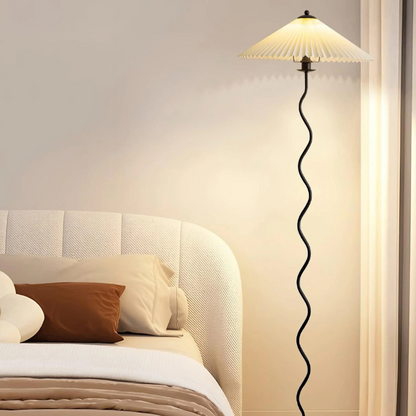 Sculpturale Squiggle Vloerlamp met Geplisseerde Kap