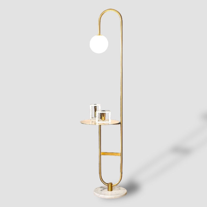 Scandinavische Vloerlamp met Ronde Tafel