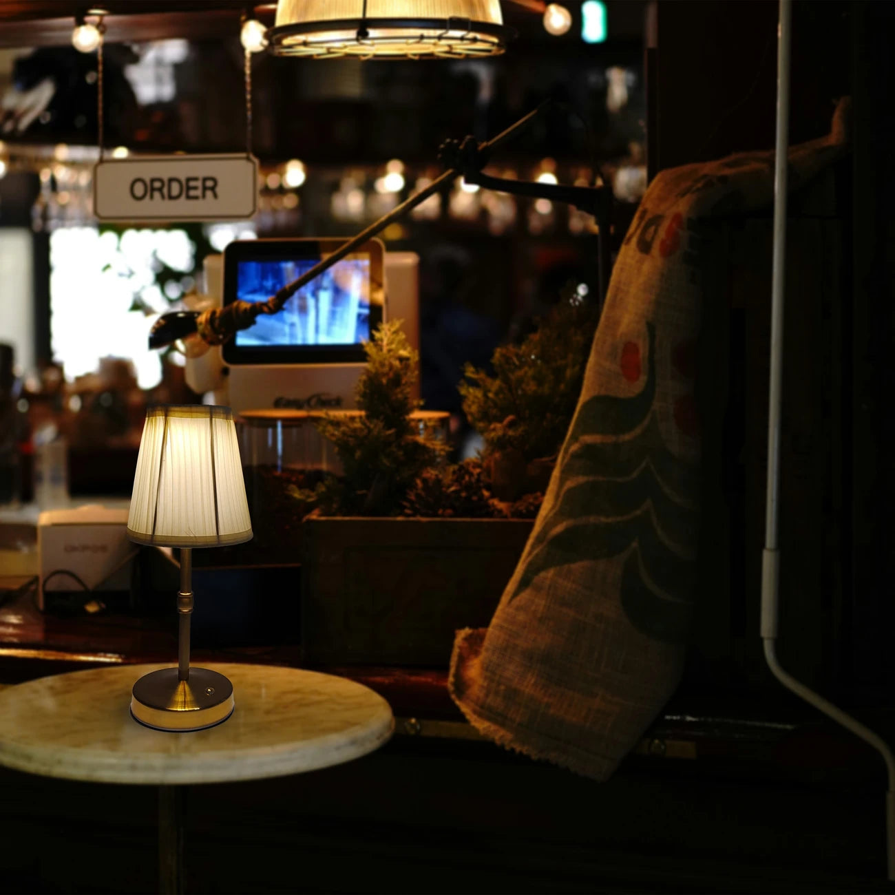 Cordless Antique Brass LED Tafellamp – Warm Licht, Klassieke Stijl