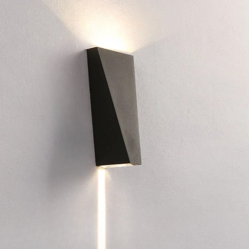 Strakke Buitenwandlamp in Stijlvol Aluminium