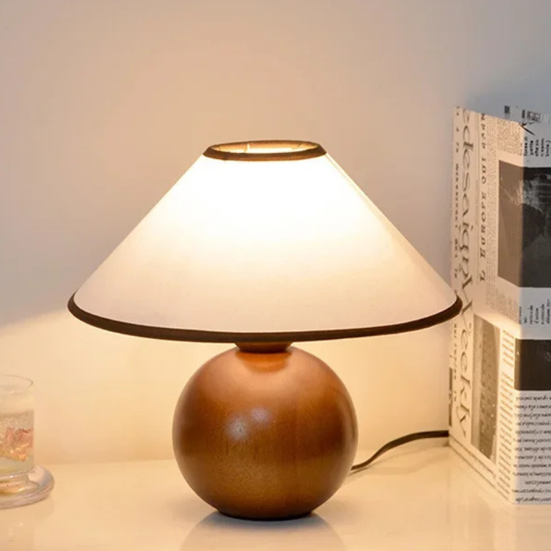 Tijdloze Elegantie Tafellamp in Walnoothout