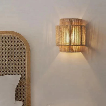 Vintage LED Wandlamp van Rotan en Metaal