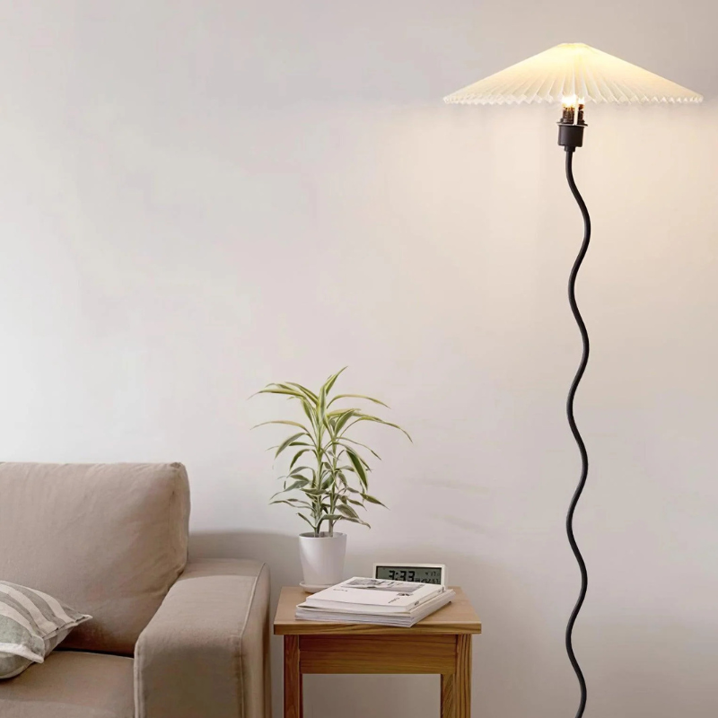 Sculpturale Squiggle Vloerlamp met Geplisseerde Kap
