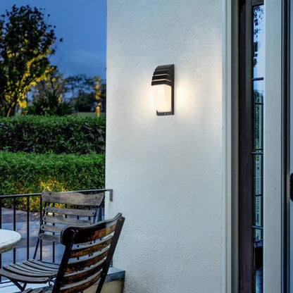 LumiGuard IP65 Buitenwandlamp met Bewegingssensor