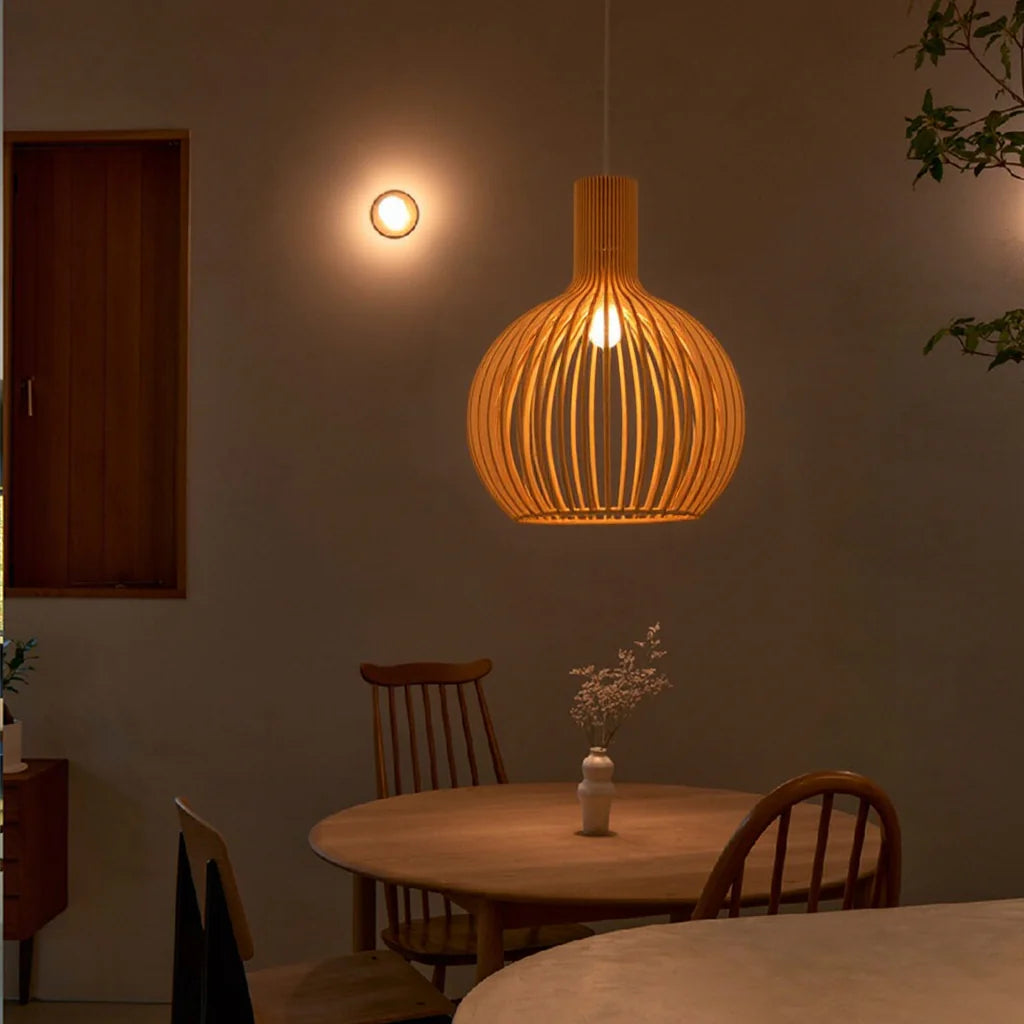 Vintage Houten Hanglamp met Uniek Licht