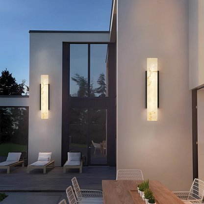 Minimalistische Buiten Wandlamp met Marmerdetail