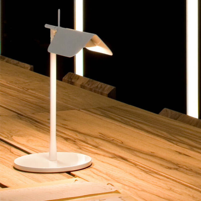 Minimalistisch Design Tafellamp met Verstelbare Kap