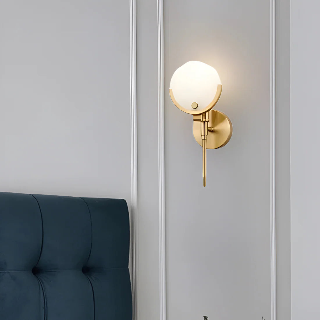 Tijdloze Messing en Albast Wandlamp