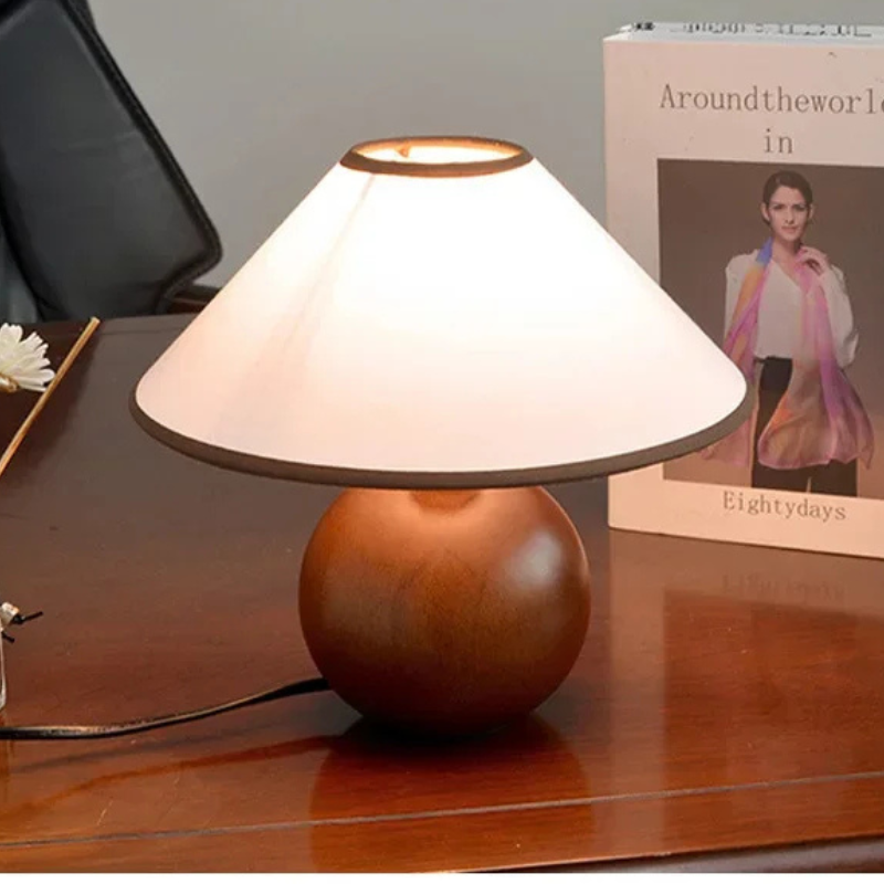 Tijdloze Elegantie Tafellamp in Walnoothout