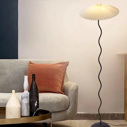 Sculpturale Squiggle Vloerlamp met Geplisseerde Kap