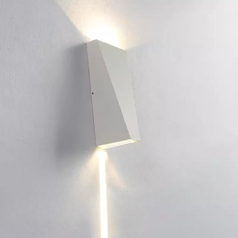 Strakke Buitenwandlamp in Stijlvol Aluminium