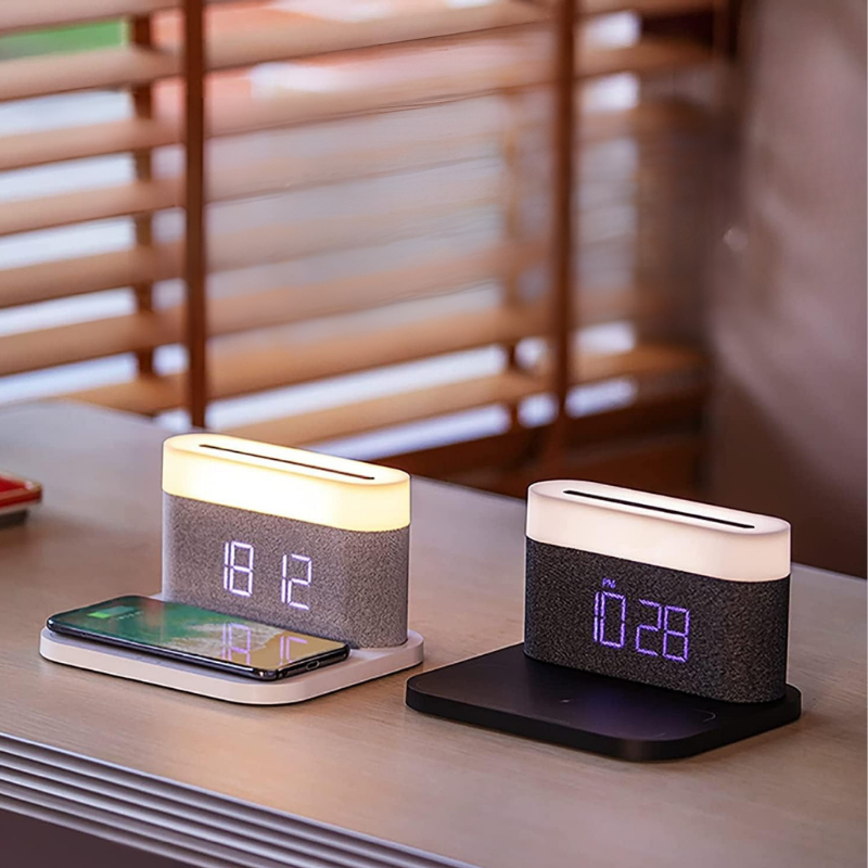 LED Display Wekker met Oplaadstation en Nachtlampje
