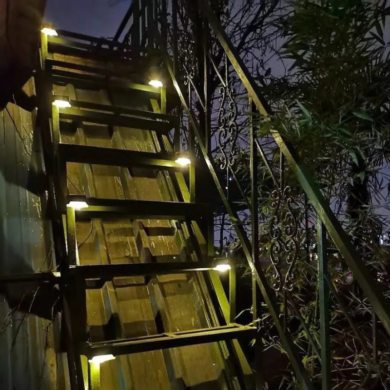 Solar DeckLicht – 16-delige LED Set voor Tuin & Trapverlichting