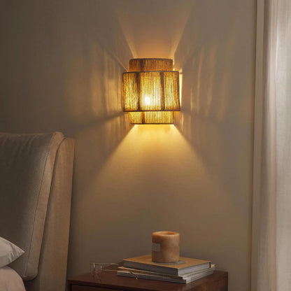 Vintage LED Wandlamp van Rotan en Metaal