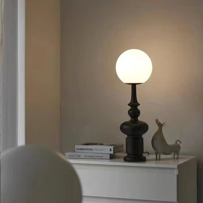 Klassiek Design Tafellamp met Tijdloze Sfeer
