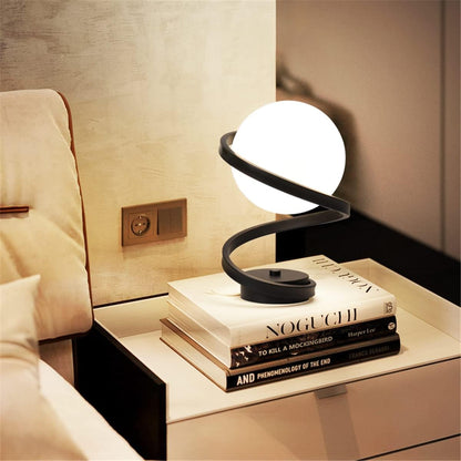 Nordic LED Tafellamp met Retro Elegantie