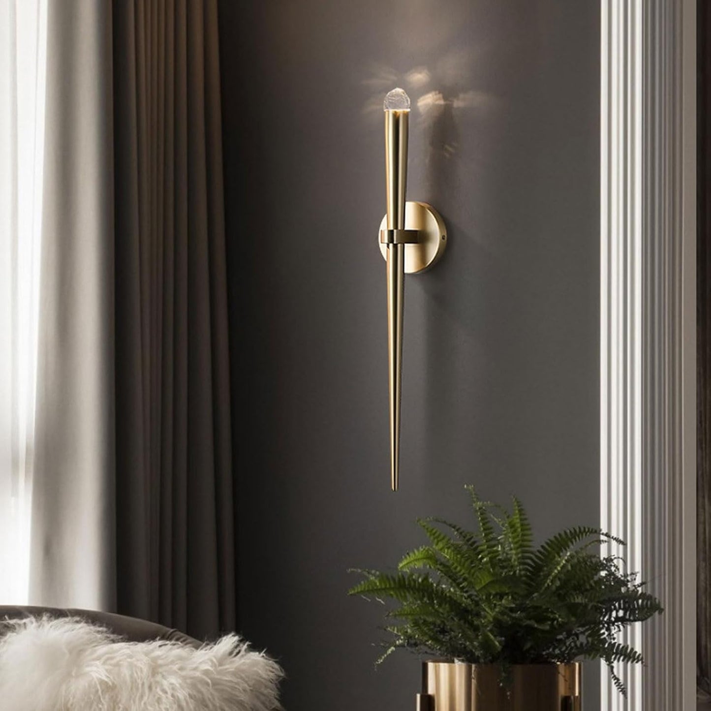 Moderne Minimalistische Wandlamp met Dunne Fakkel