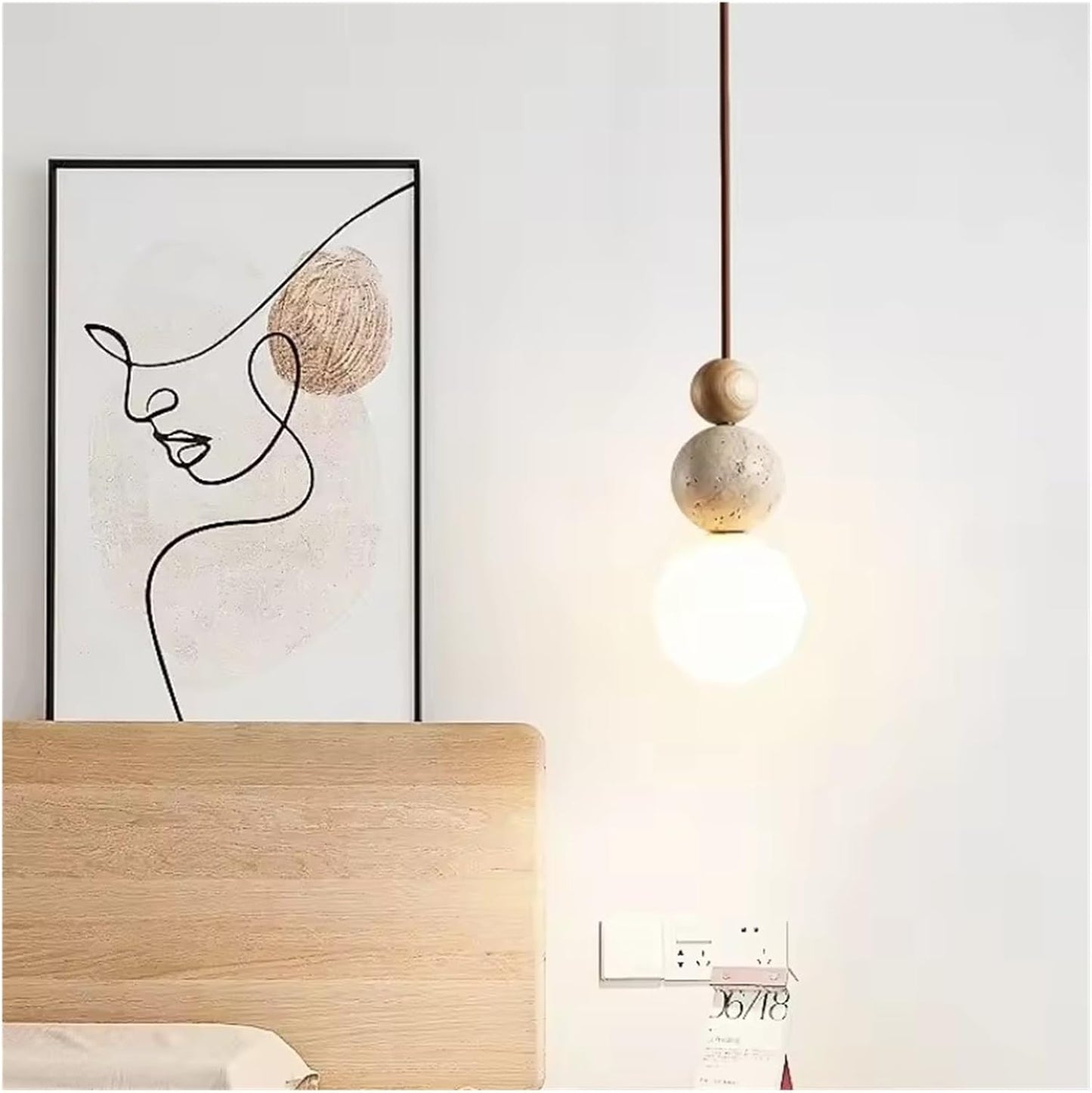 Travertijn en Houten Hanglamp met Opaal Glazen Lamp
