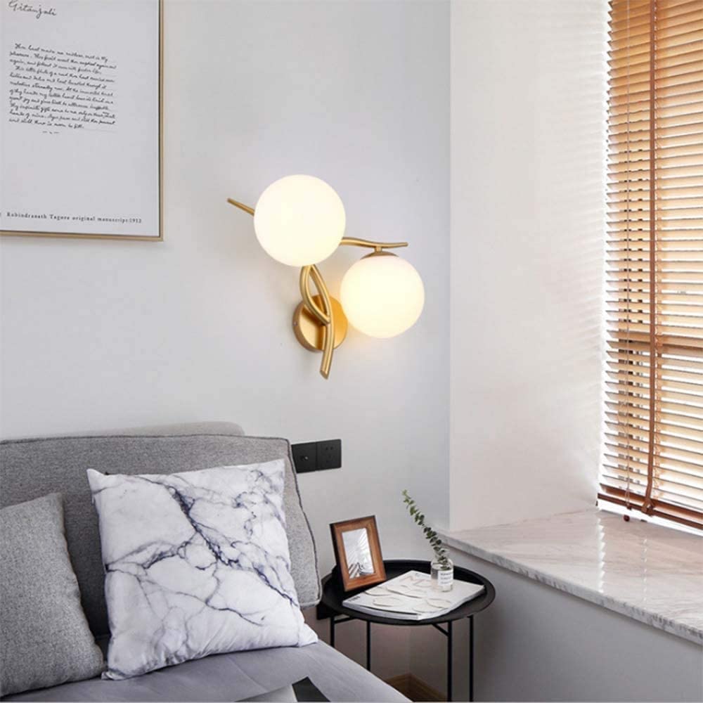 Moderne Glazen Bol Wandlamp met Gouden Afwerking