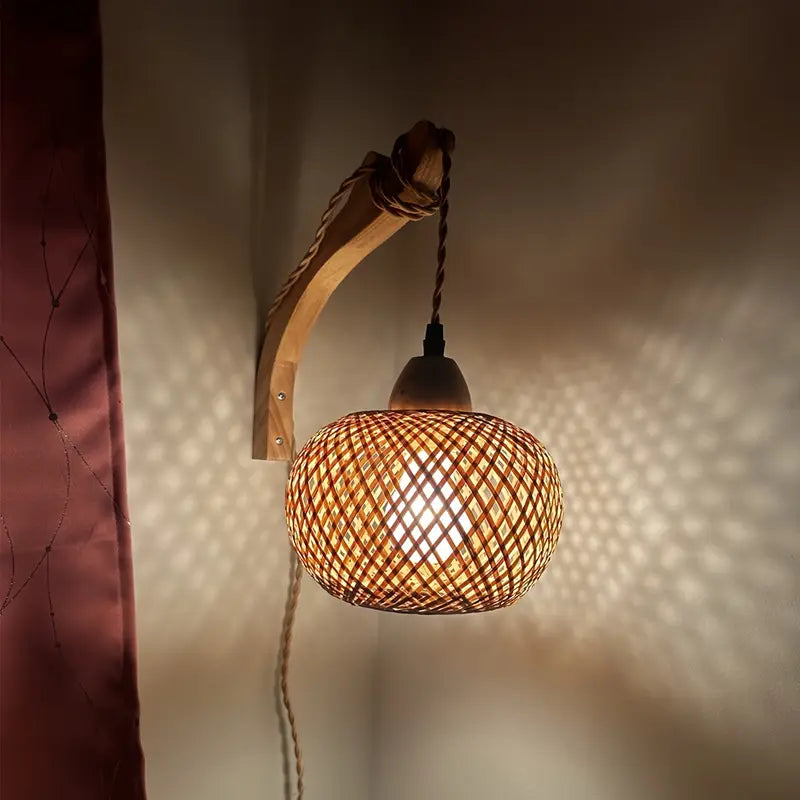 Bamboe Wandlamp – Handgeweven Lantaarn met Stekker