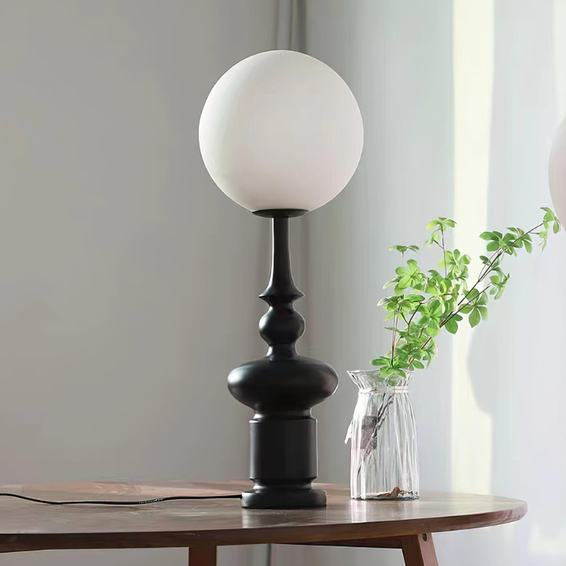 Klassiek Design Tafellamp met Tijdloze Sfeer