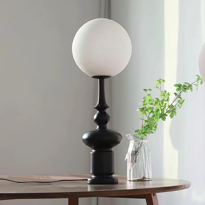 Klassiek Design Tafellamp met Tijdloze Sfeer
