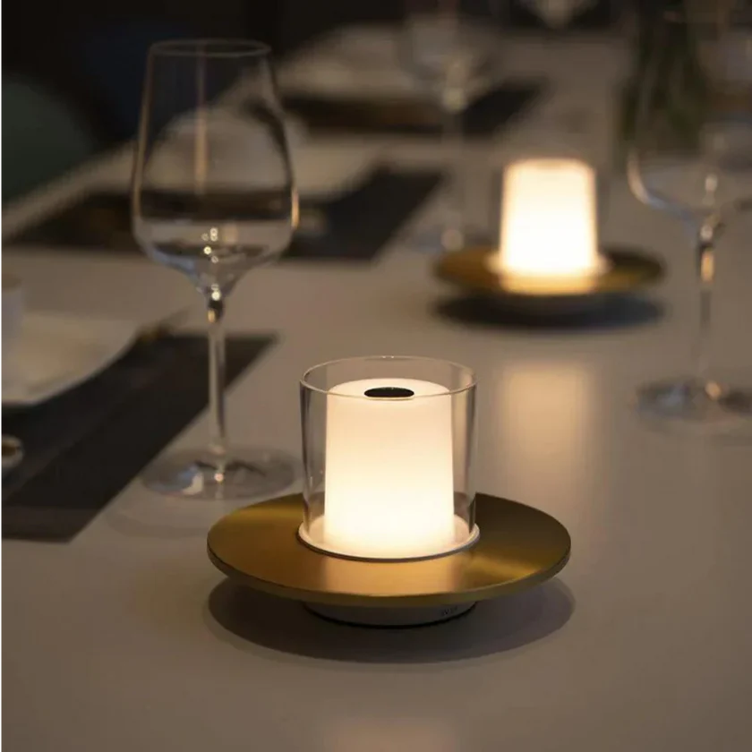 Moderne Draagbare Tafellamp met Kaarslichtsfeer