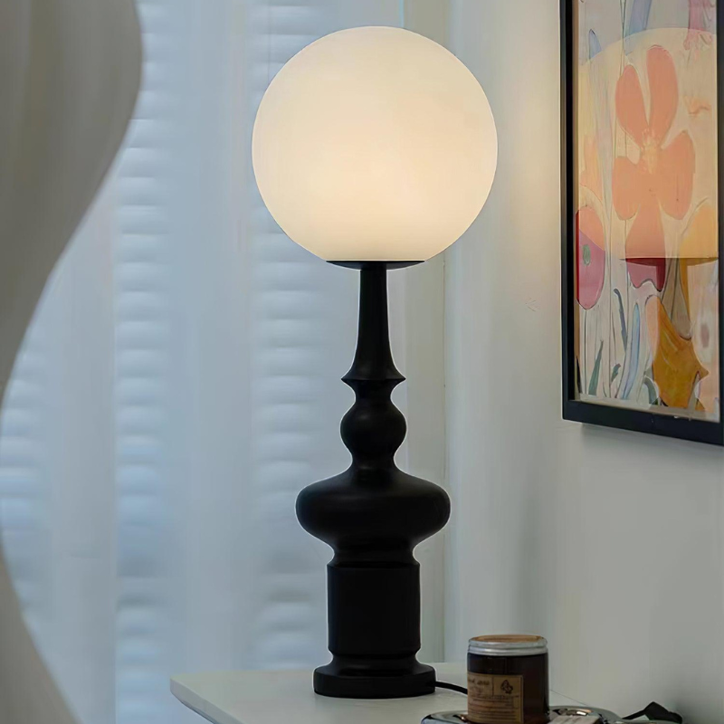 Klassiek Design Tafellamp met Tijdloze Sfeer