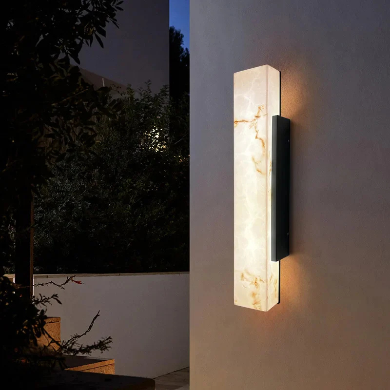 Minimalistische Buiten Wandlamp met Marmerdetail