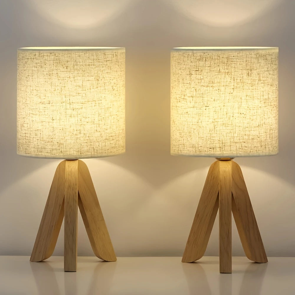Minimalistische Tafellamp met Houten Driepootstatief en Stoffen kap