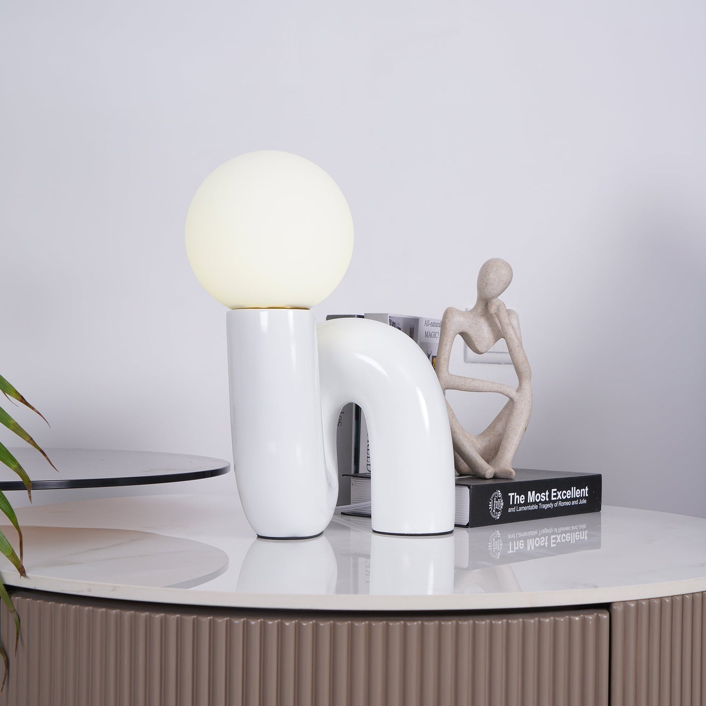 Minimalistische Tafellamp van Matglas en Hars
