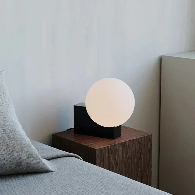 Modern Ontwerp Tafellamp met Matte Glazen Bol