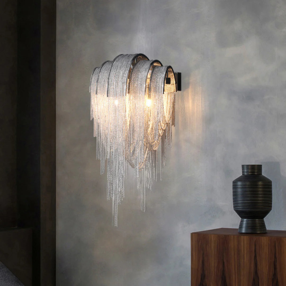 Luxe Ambockel Wandlamp met Aluminium Kettingdetails