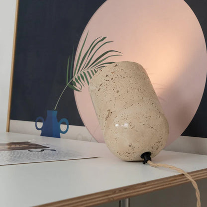 Tafellamp van Geel Travertijn met Houten Accenten