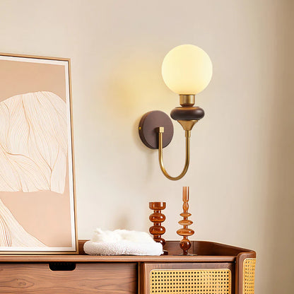 Vintage Glazen Bol Gebogen Houten Arm Wandlamp