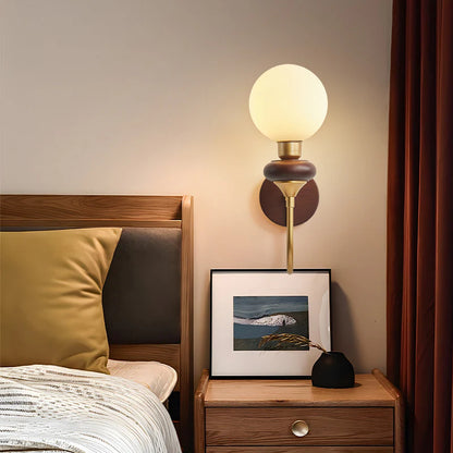 Vintage Glazen Bol Gebogen Houten Arm Wandlamp