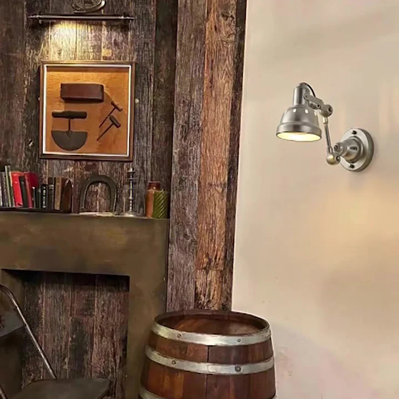 Industriële Wandlamp met Verstelbare Halve Dome